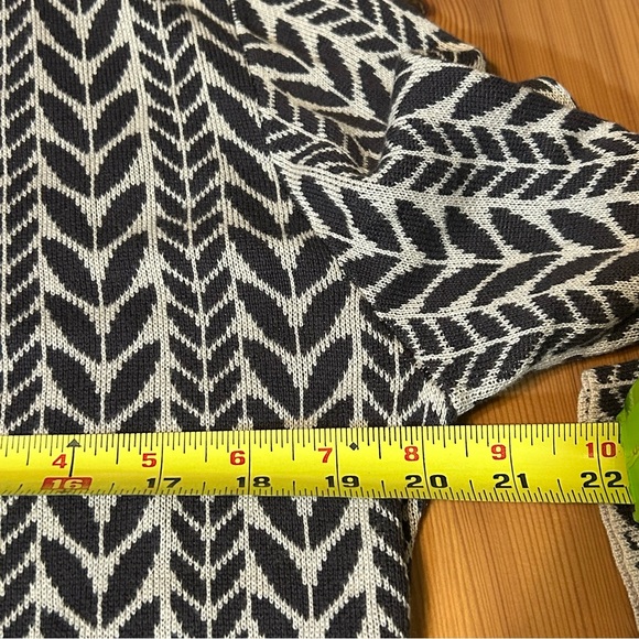 Belldini Women’s Knit Open Front Cardigan Sweater Leaf Pattern Bows Gray Cream L - Picture 9 of 11